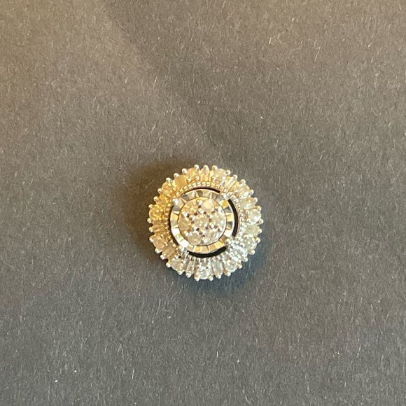 1 Carat Diamond Cluster Earrings - Picture 5 of 9